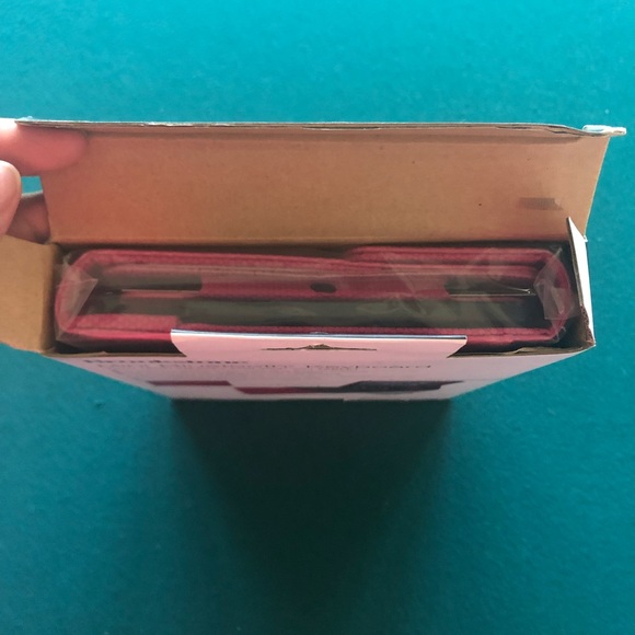 Brookstone Mini Blutooth Keyboard Case - Picture 3 of 4